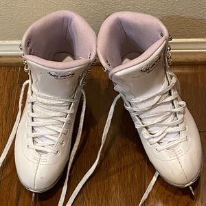 Jackson ice skates size7